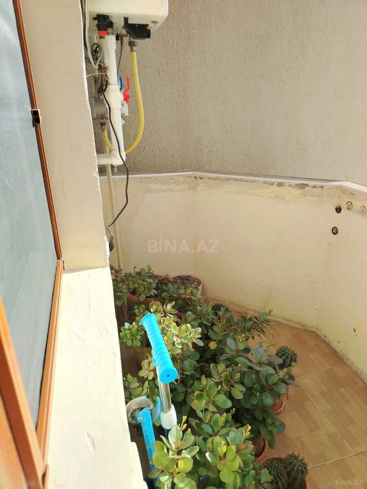 Satılır 2 otaqlı mənzil 93 m²