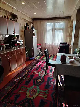 Satılır 2 otaqlı mənzil 93 m²