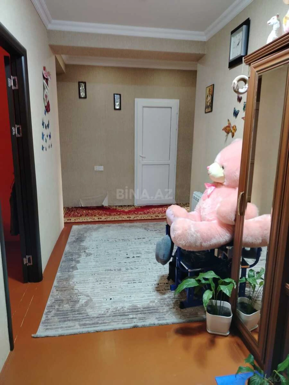 Satılır 2 otaqlı mənzil 93 m²