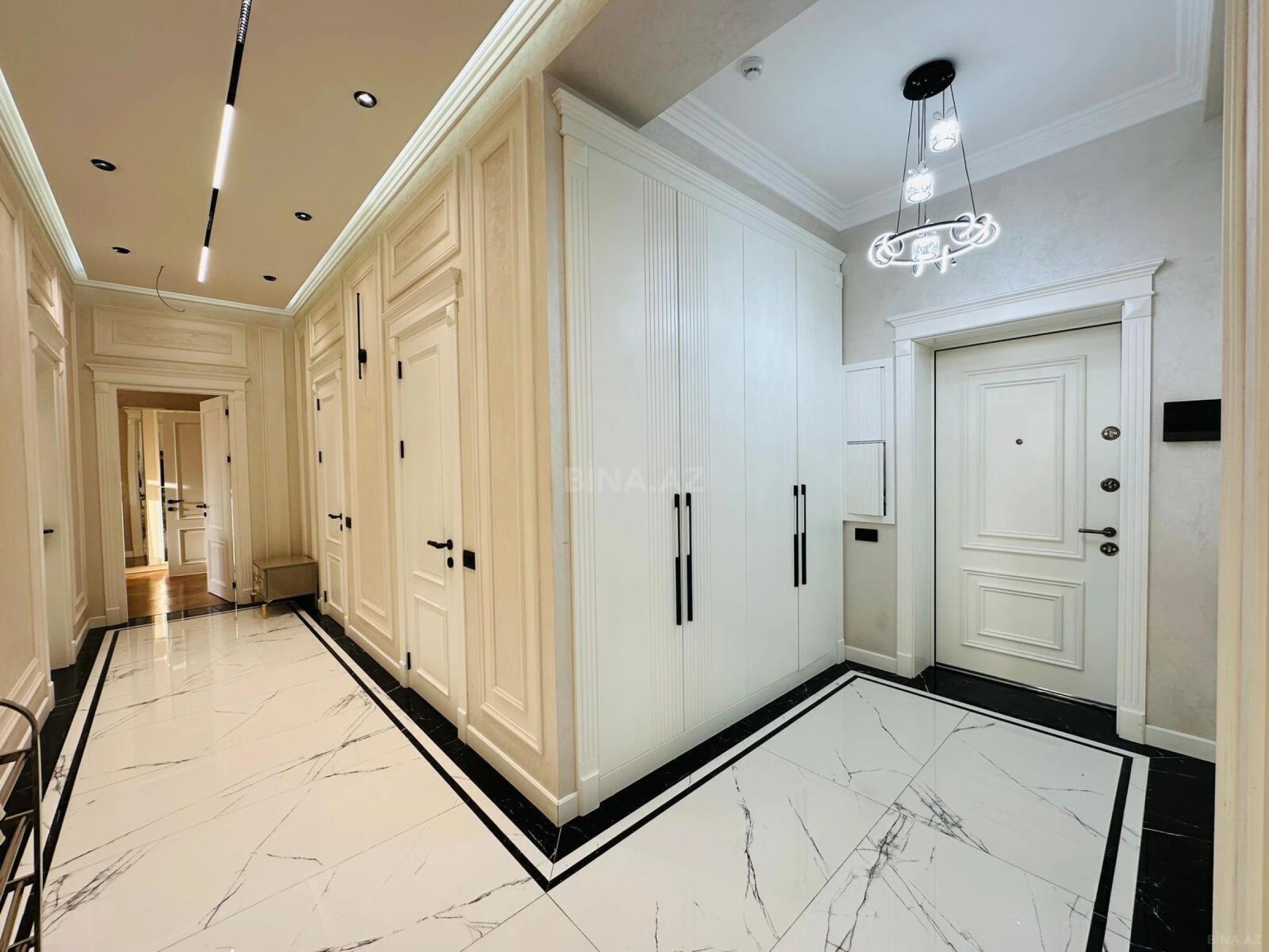 Kirayə verilir 3 otaqlı mənzil 170 m²