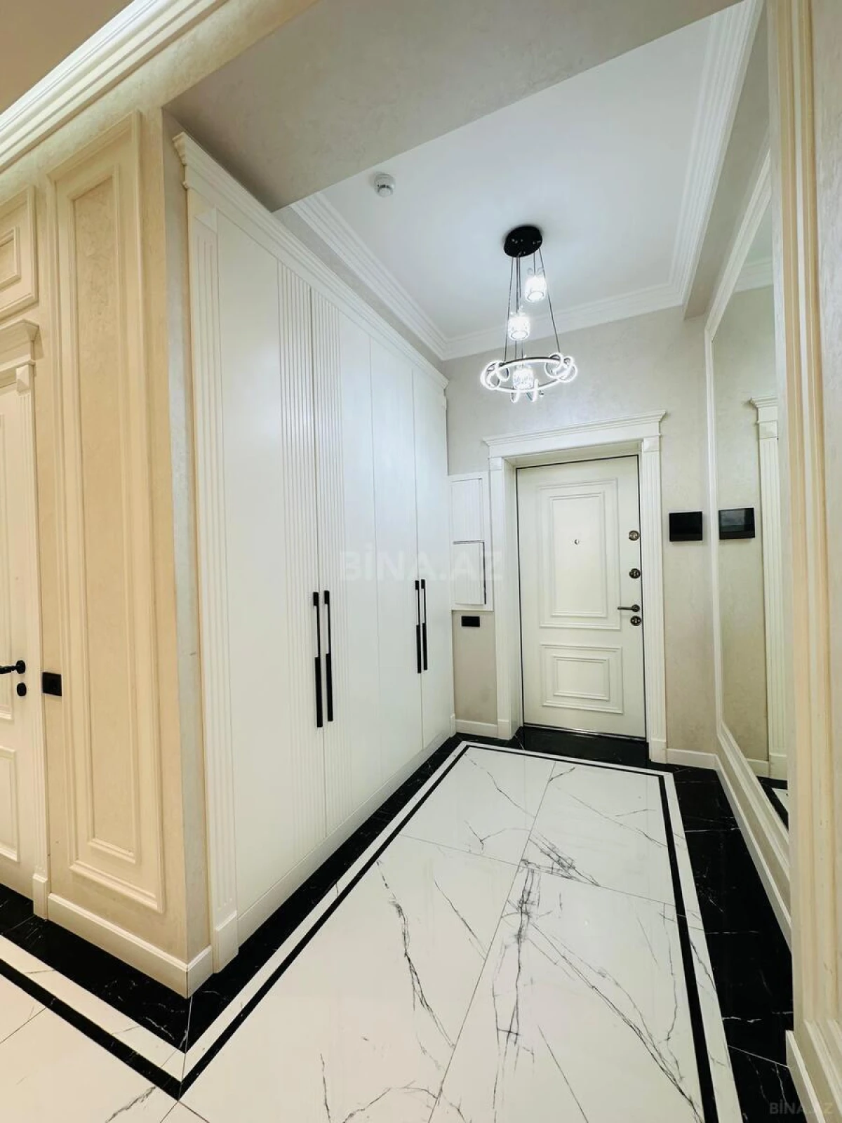 Kirayə verilir 3 otaqlı mənzil 170 m²