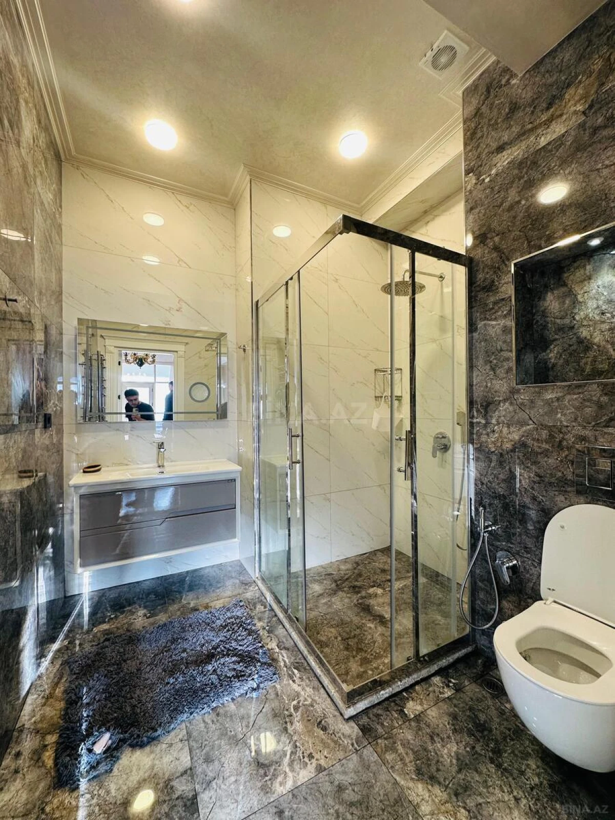 Kirayə verilir 3 otaqlı mənzil 170 m²