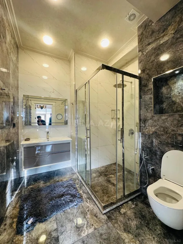 Kirayə verilir 3 otaqlı mənzil 170 m²