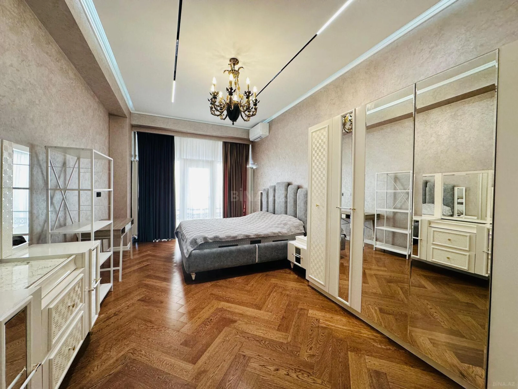 Kirayə verilir 3 otaqlı mənzil 170 m²