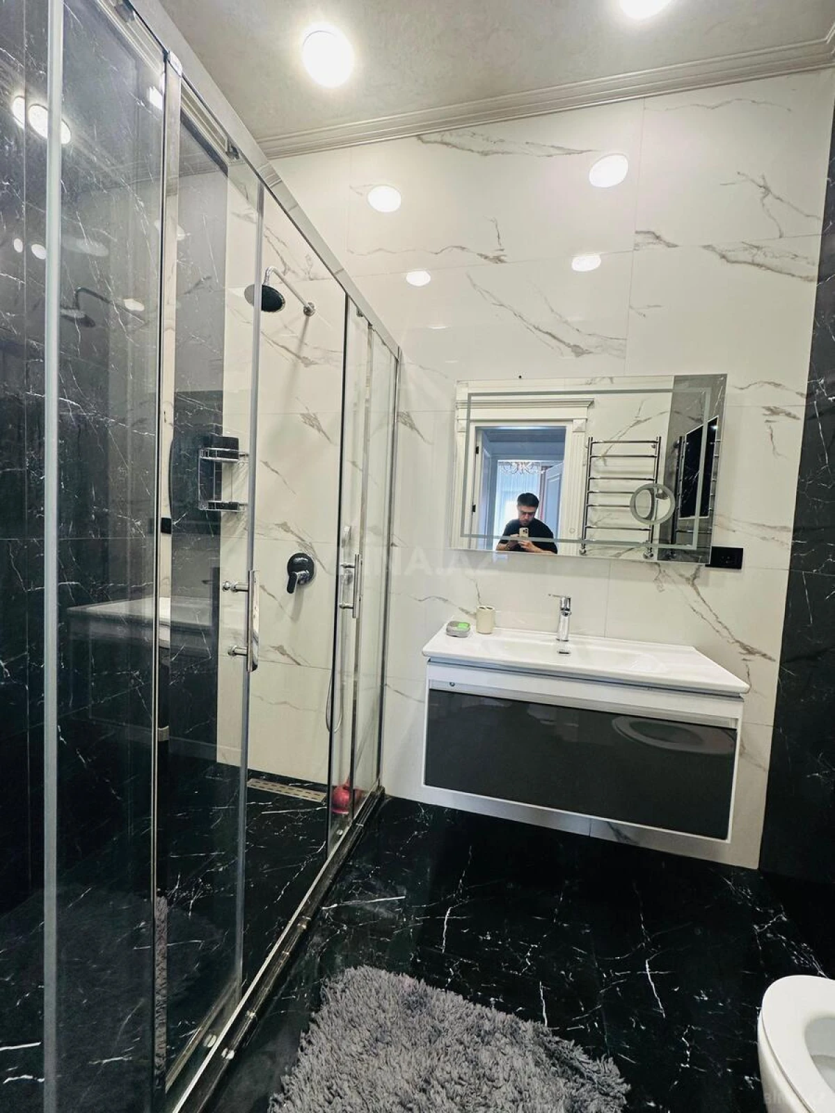 Kirayə verilir 3 otaqlı mənzil 170 m²