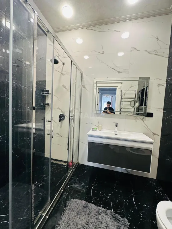 Kirayə verilir 3 otaqlı mənzil 170 m²