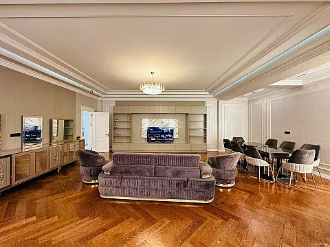 Kirayə verilir 3 otaqlı mənzil 170 m²