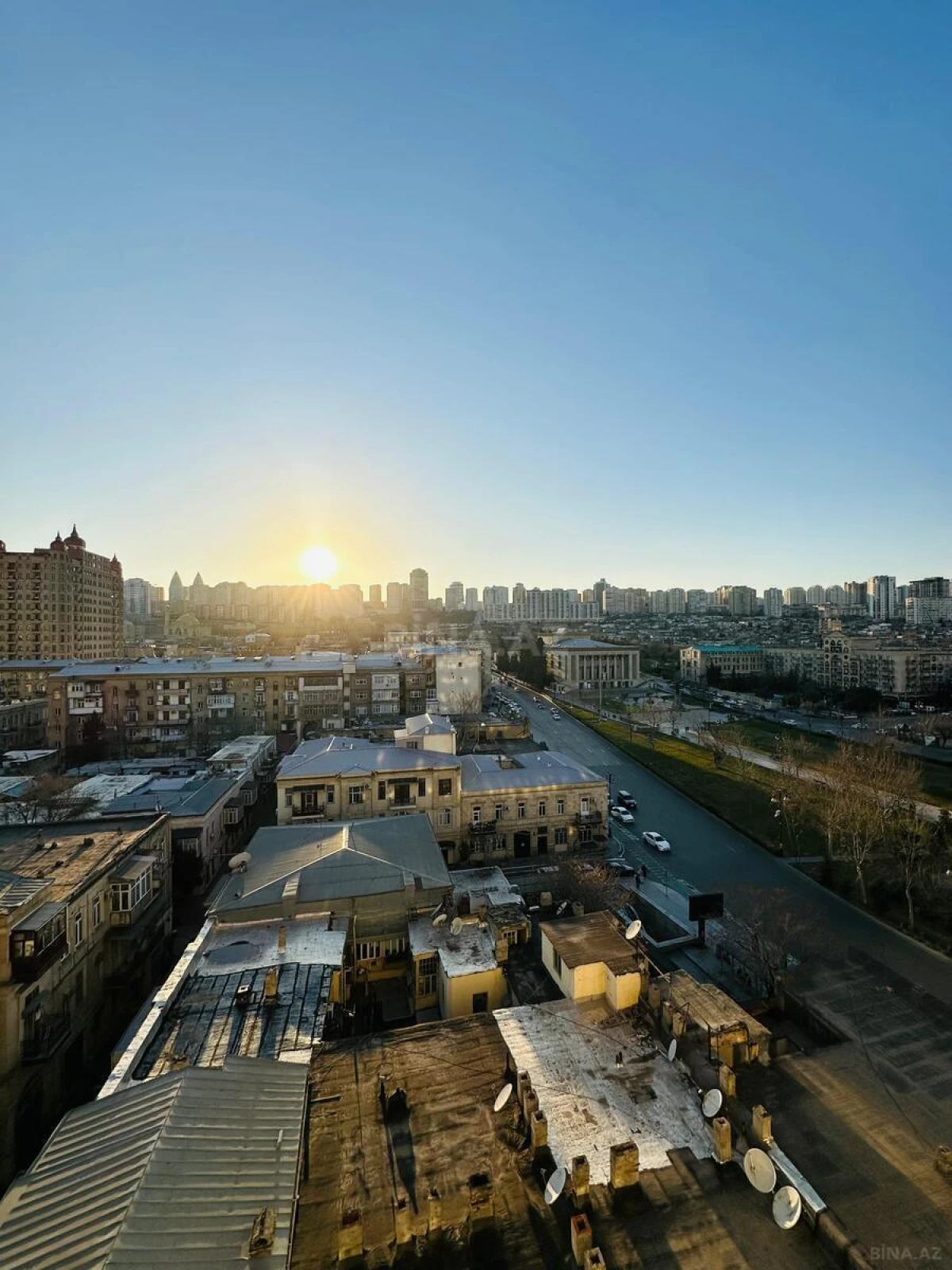 Kirayə verilir 3 otaqlı mənzil 170 m²