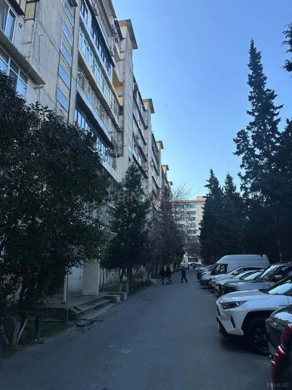 Satılır 4 otaqlı mənzil 100 m²