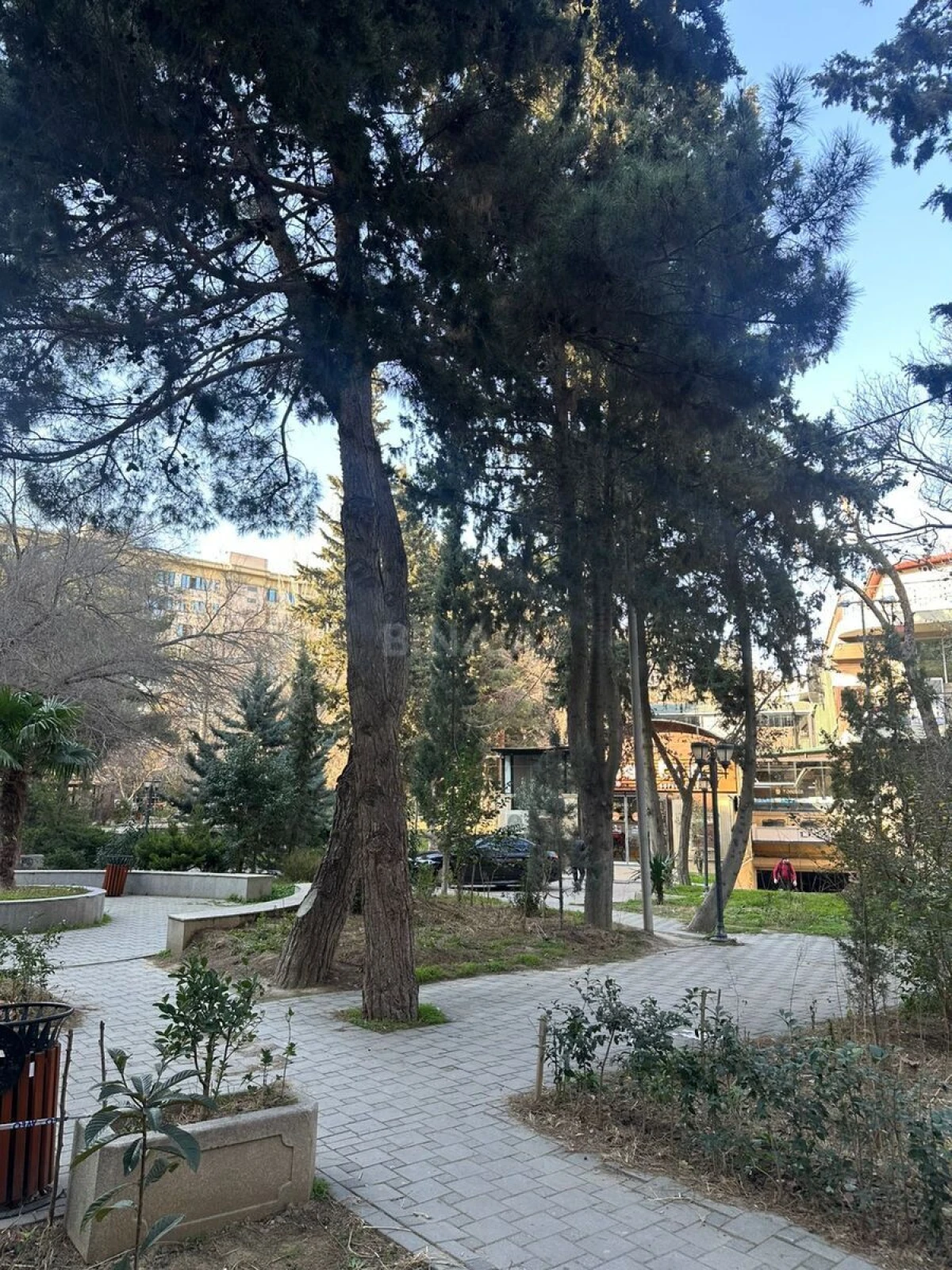 Satılır 4 otaqlı mənzil 100 m²
