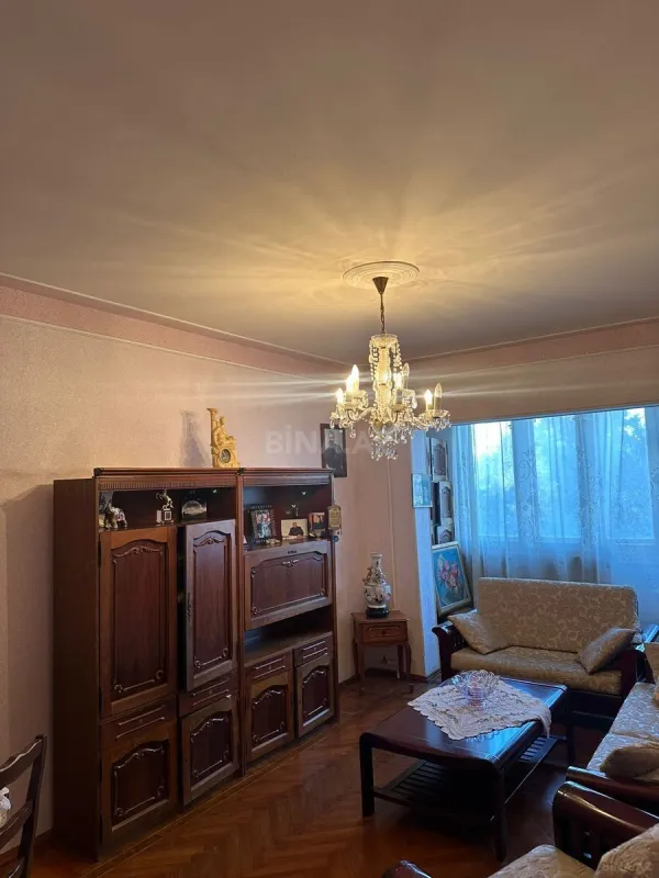 Satılır 4 otaqlı mənzil 100 m²