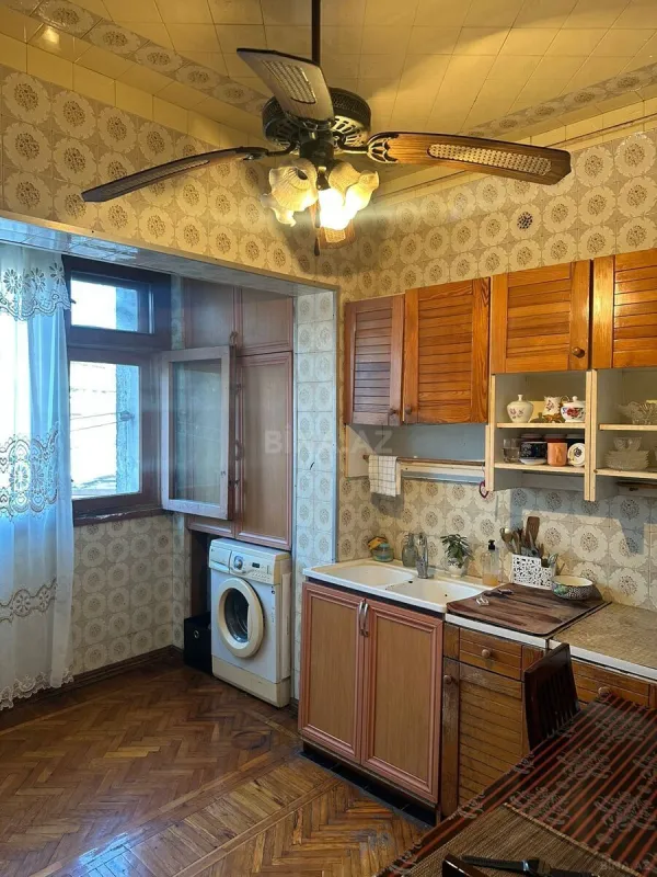 Satılır 4 otaqlı mənzil 100 m²