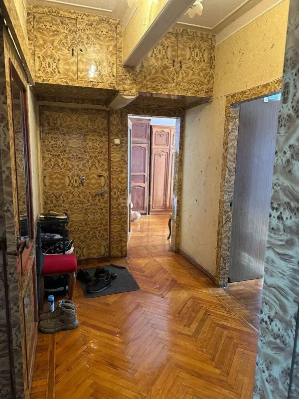 Satılır 4 otaqlı mənzil 100 m²