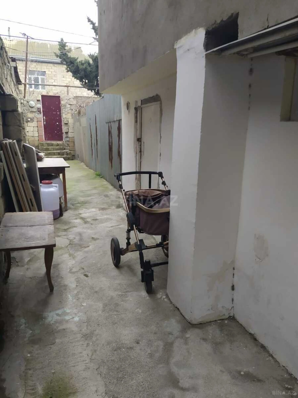 Satılır 8 otaqlı həyət evi 350 m²