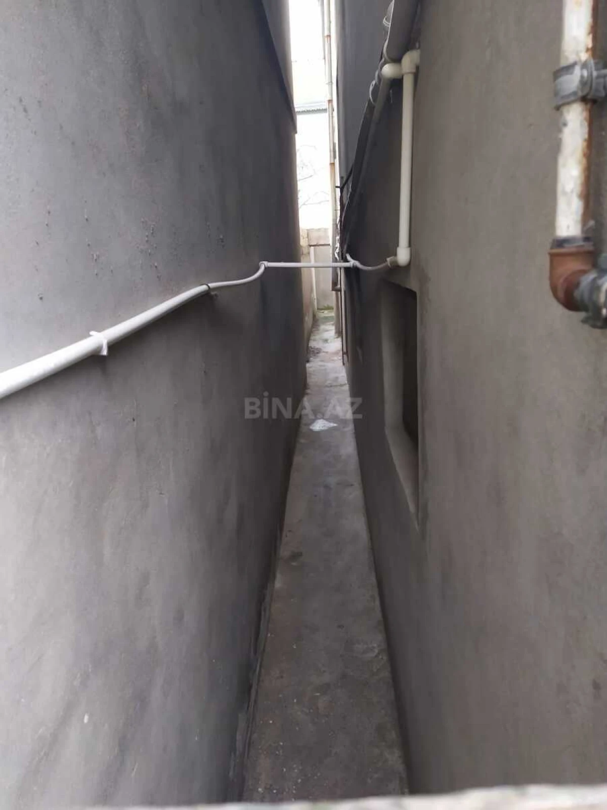 Satılır 8 otaqlı həyət evi 350 m²