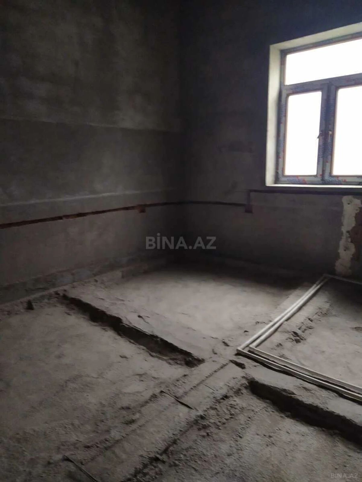 Satılır 8 otaqlı həyət evi 350 m²