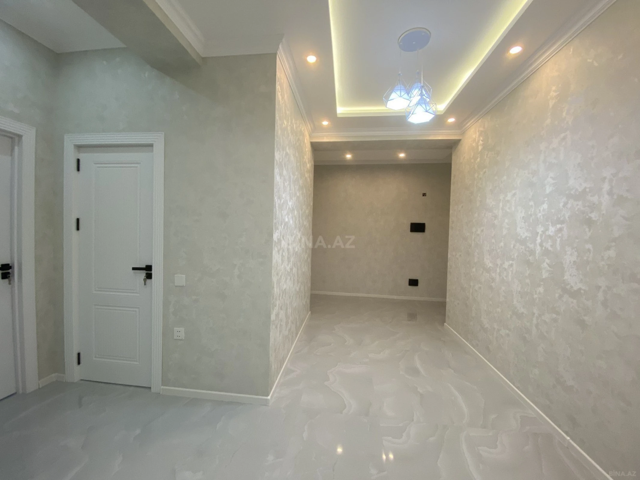 Satılır 2 otaqlı mənzil 71 m²