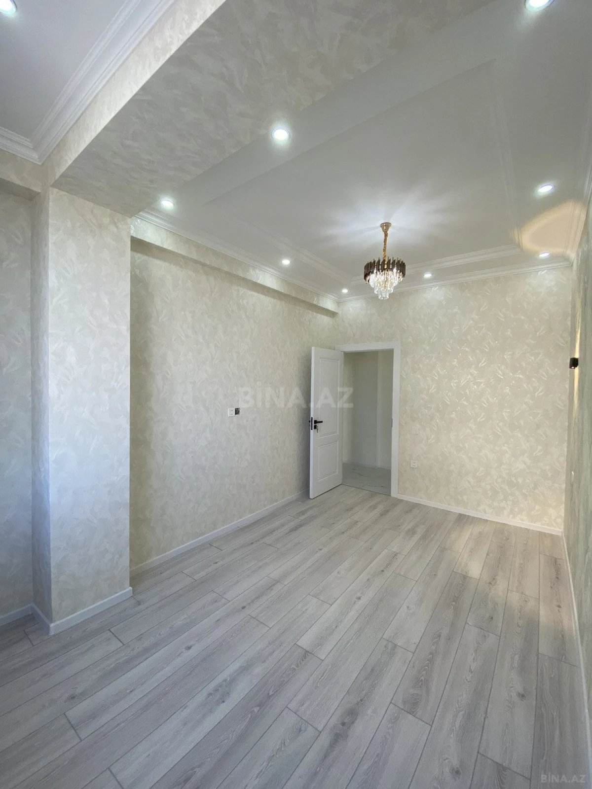 Satılır 2 otaqlı mənzil 74 m²