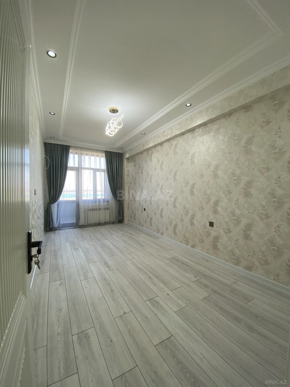 Satılır 2 otaqlı mənzil 75 m²