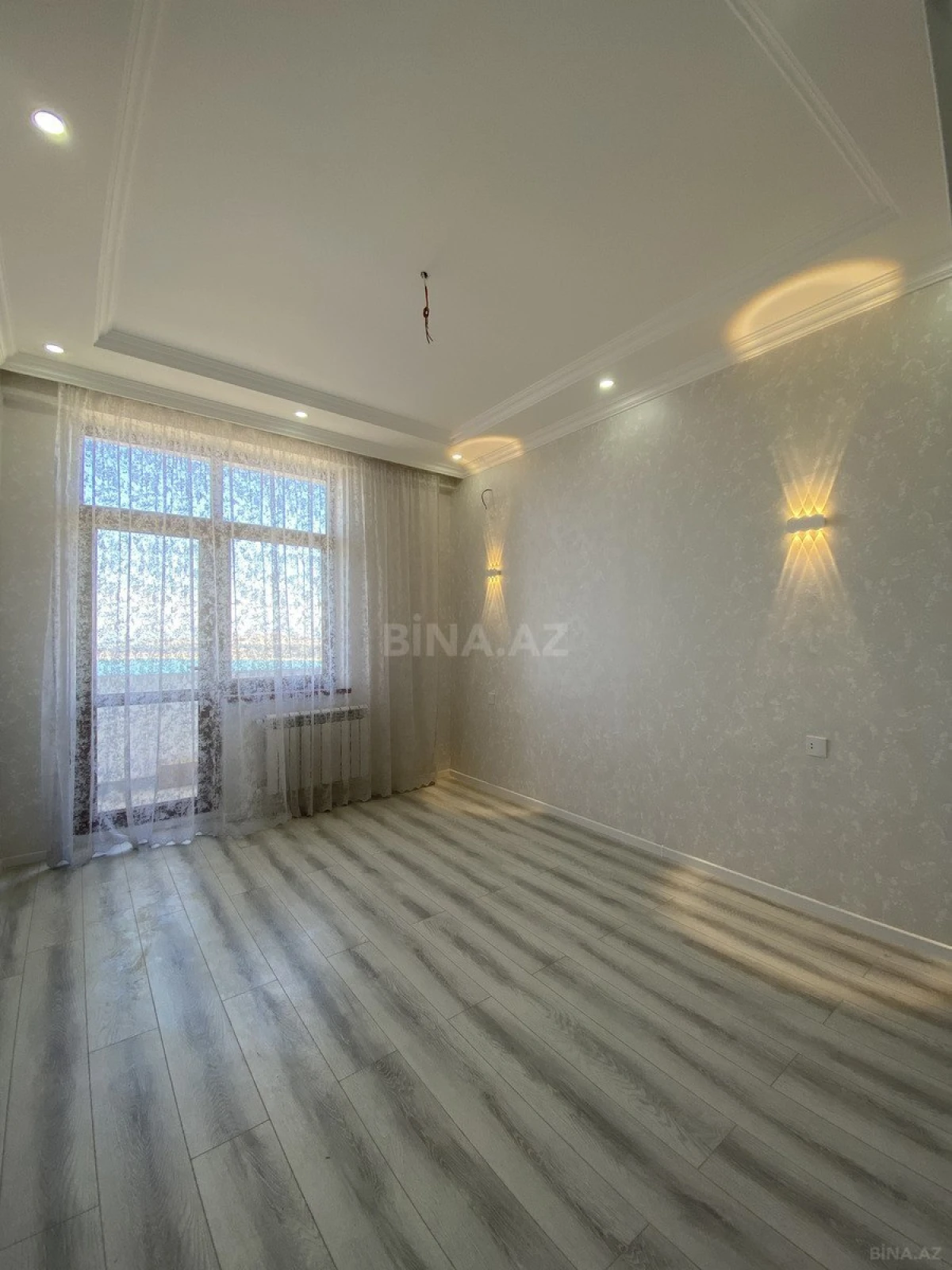 Satılır 3 otaqlı mənzil 92 m²