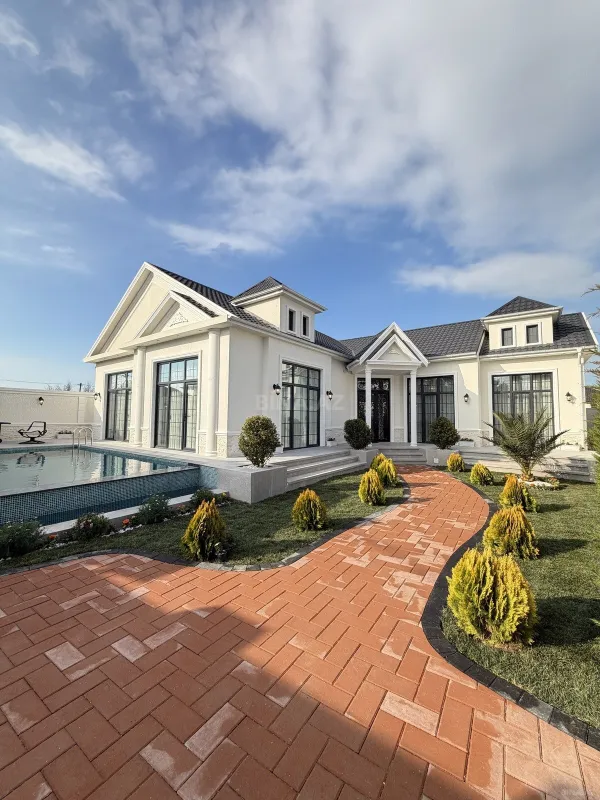 Satılır 4 otaqlı həyət evi 200 m²