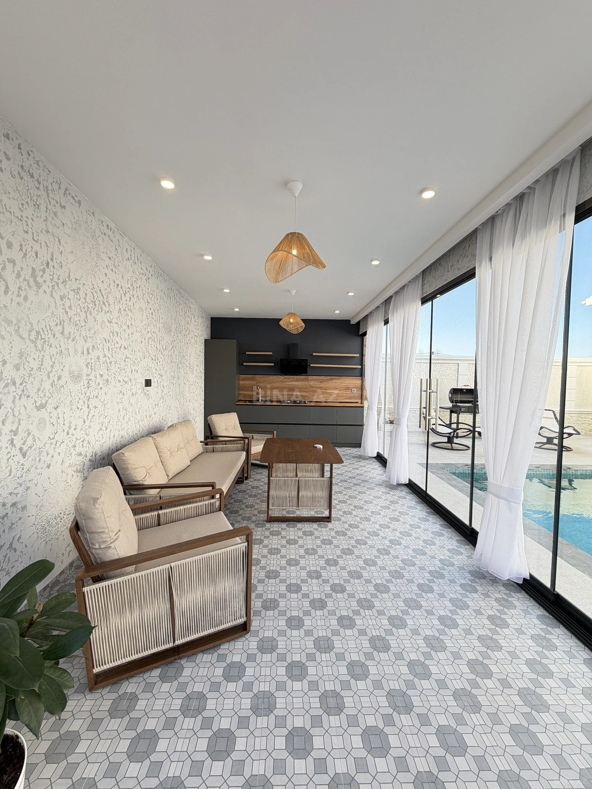 Satılır 4 otaqlı həyət evi 200 m²