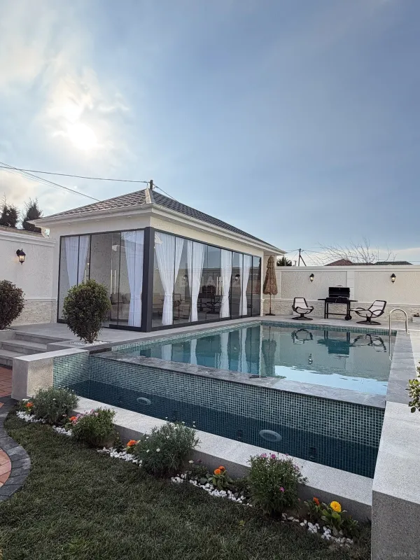 Satılır 4 otaqlı həyət evi 200 m²