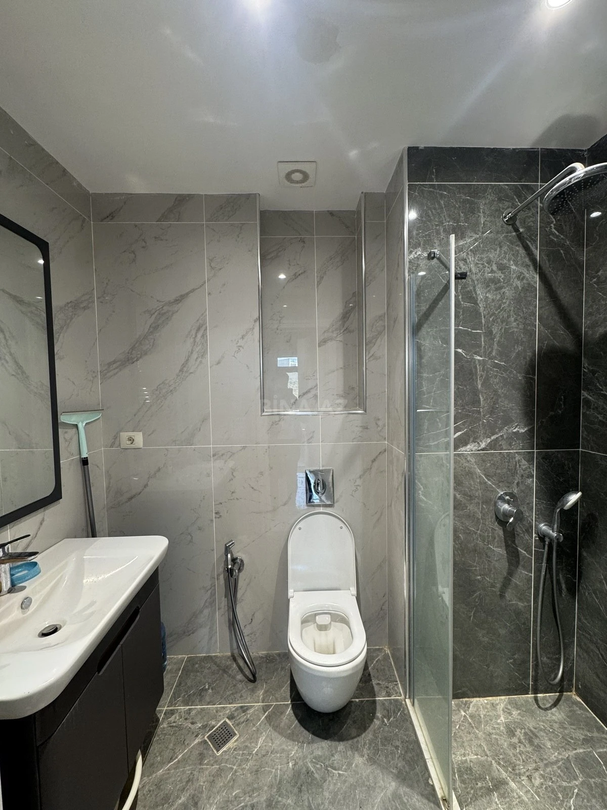 Satılır 2 otaqlı mənzil 55 m²
