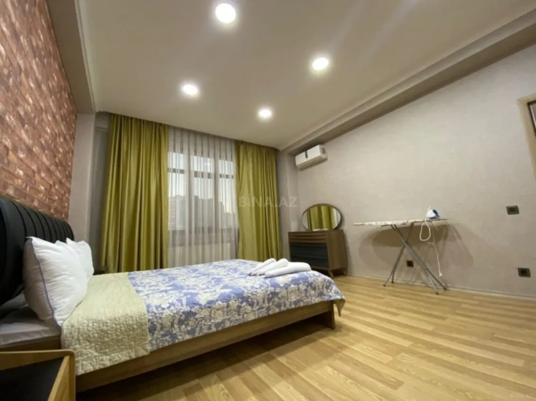 Satılır 3 otaqlı mənzil 105 m²