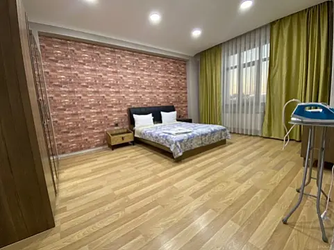 Satılır 3 otaqlı mənzil 105 m²