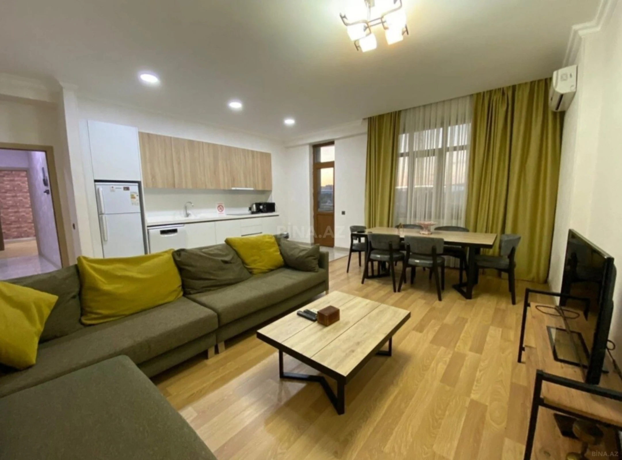 Satılır 3 otaqlı mənzil 105 m²