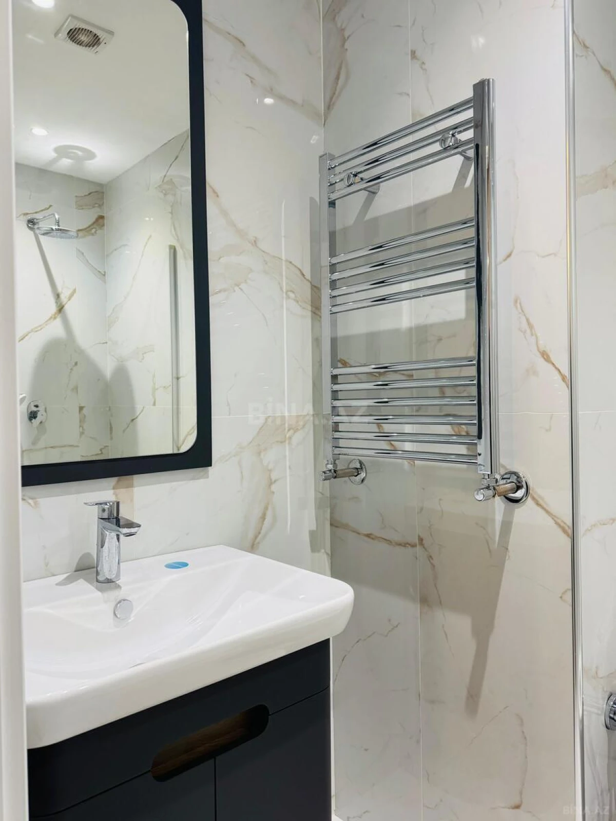 Kirayə verilir 2 otaqlı mənzil 65 m²