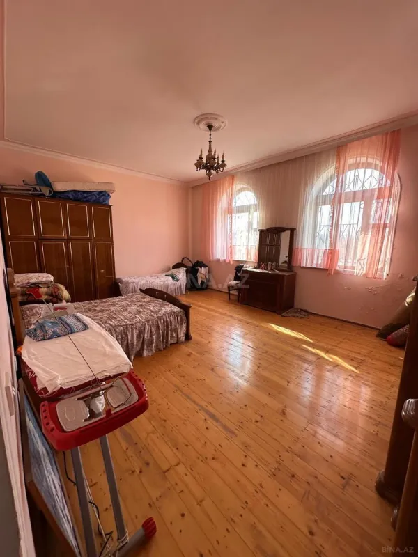 Satılır 4 otaqlı həyət evi 300 m²