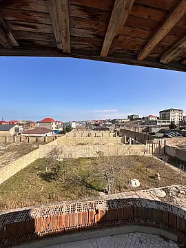 Satılır 4 otaqlı həyət evi 300 m²