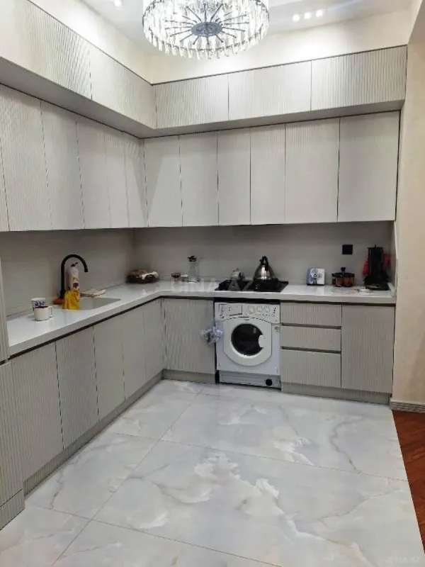 Satılır 3 otaqlı mənzil 117 m²