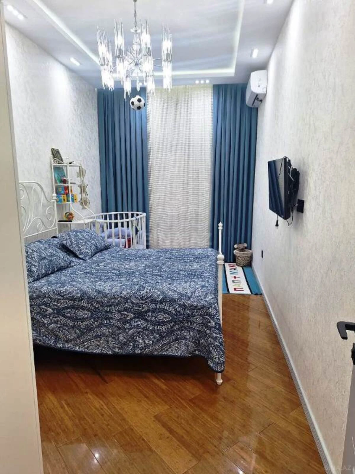 Satılır 3 otaqlı mənzil 117 m²
