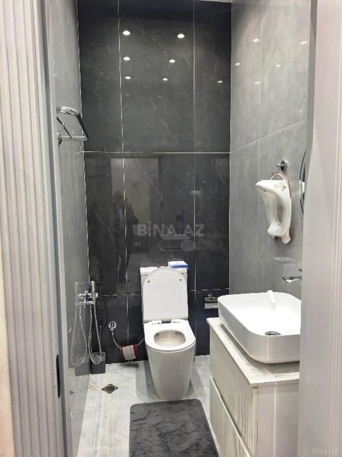 Satılır 3 otaqlı mənzil 117 m²