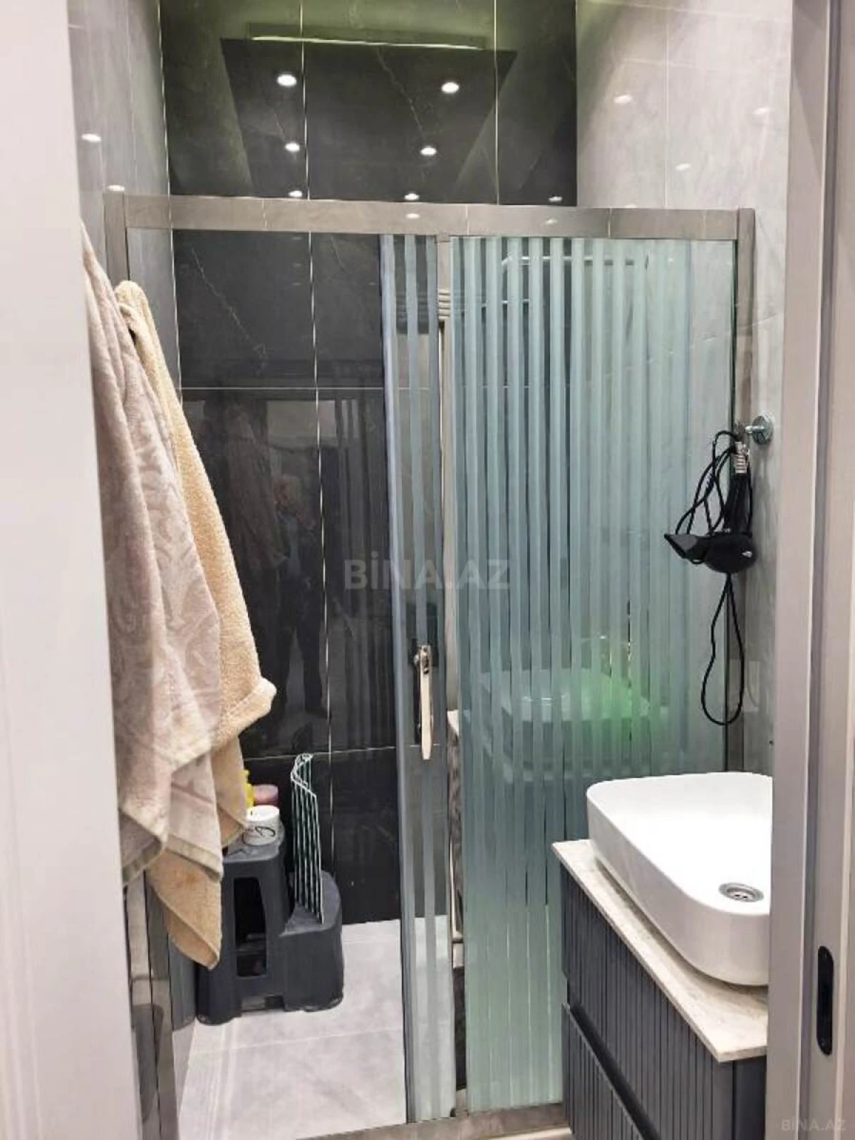 Satılır 3 otaqlı mənzil 117 m²