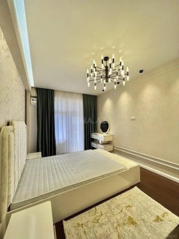 Kirayə verilir 3 otaqlı mənzil 145 m²