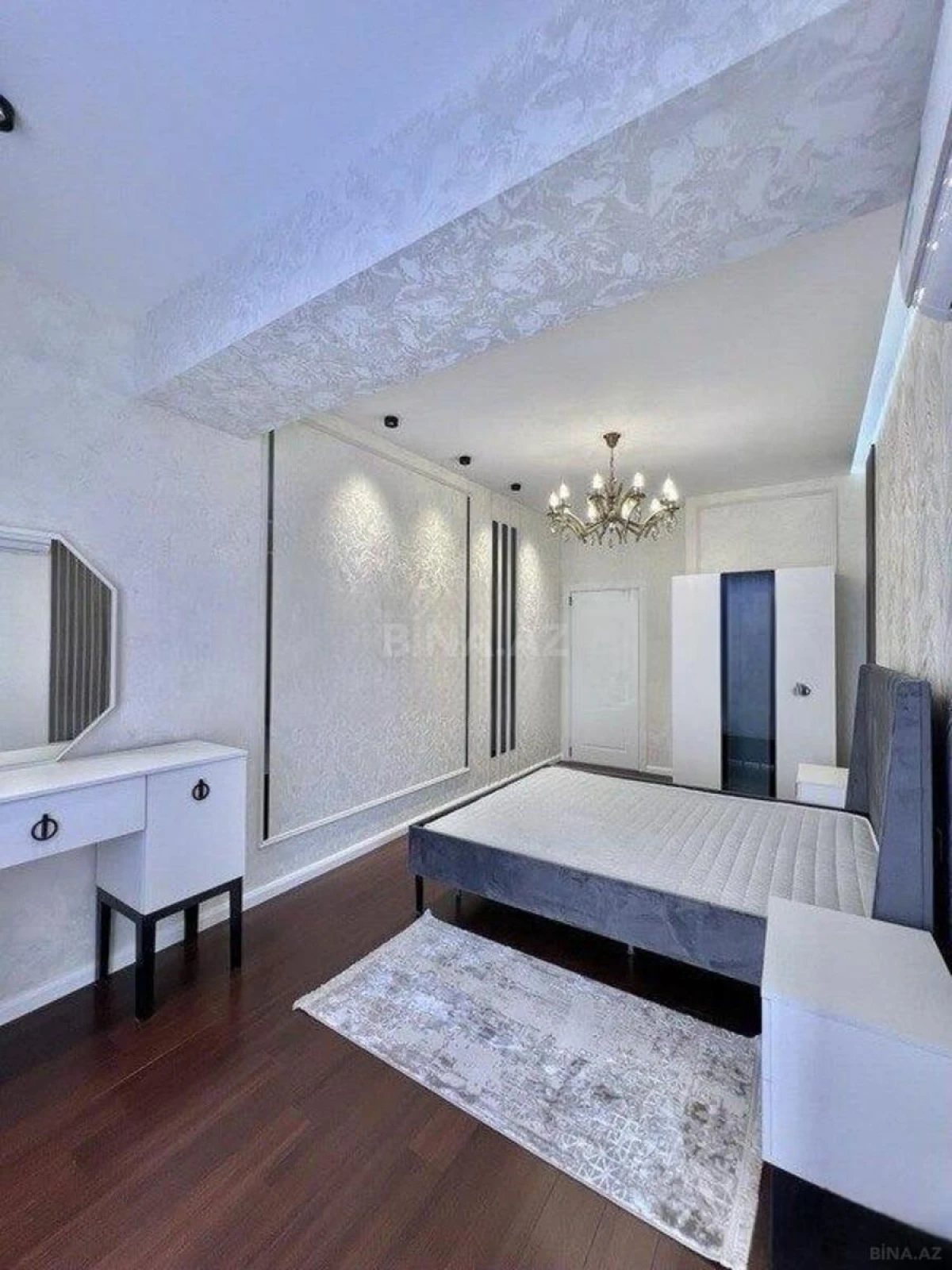 Kirayə verilir 3 otaqlı mənzil 145 m²