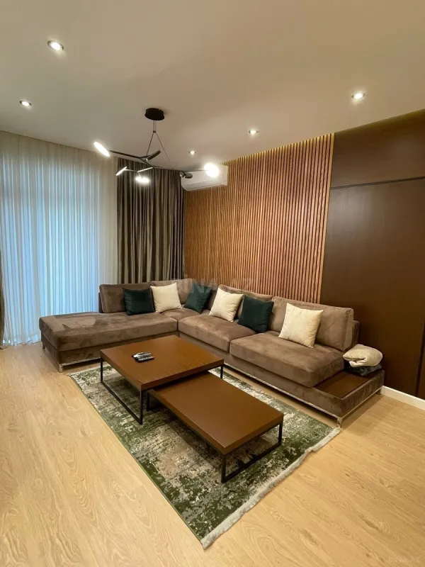 Kirayə verilir 2 otaqlı mənzil 85 m²
