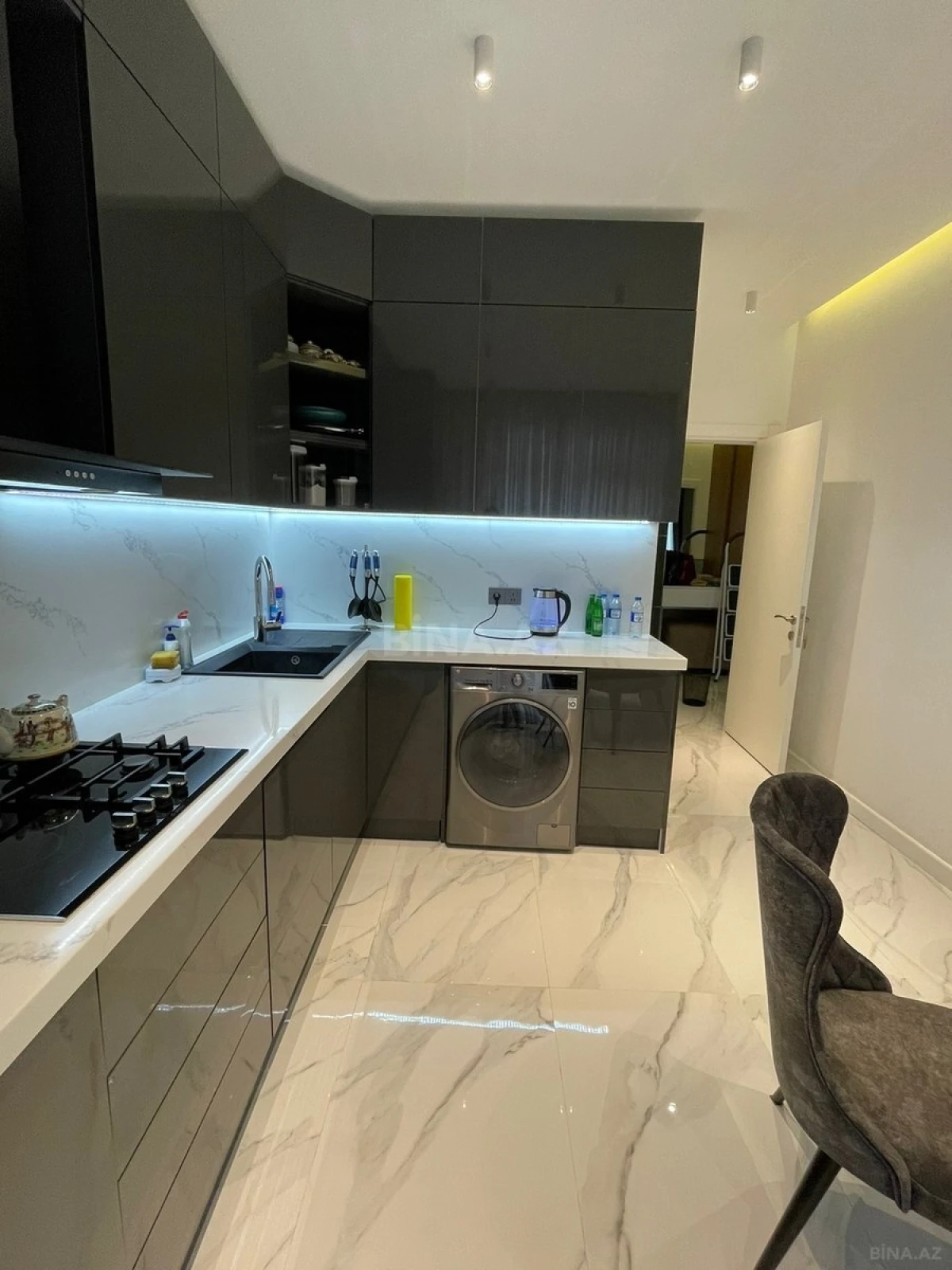 Kirayə verilir 2 otaqlı mənzil 85 m²