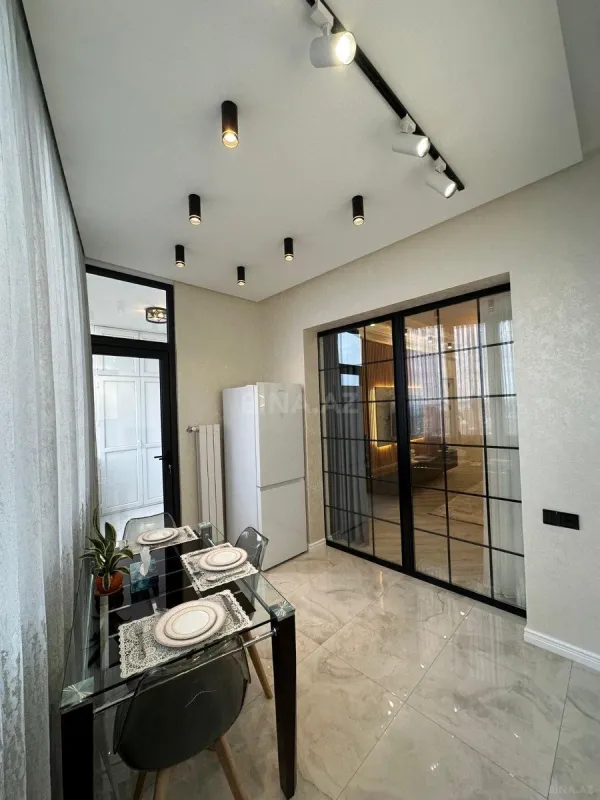 Kirayə verilir 2 otaqlı mənzil 85 m²