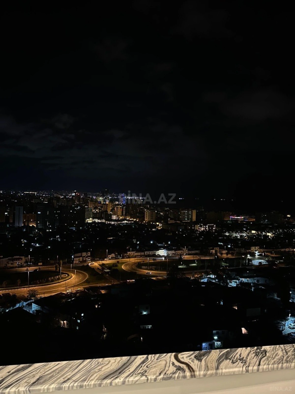 Kirayə verilir 2 otaqlı mənzil 85 m²