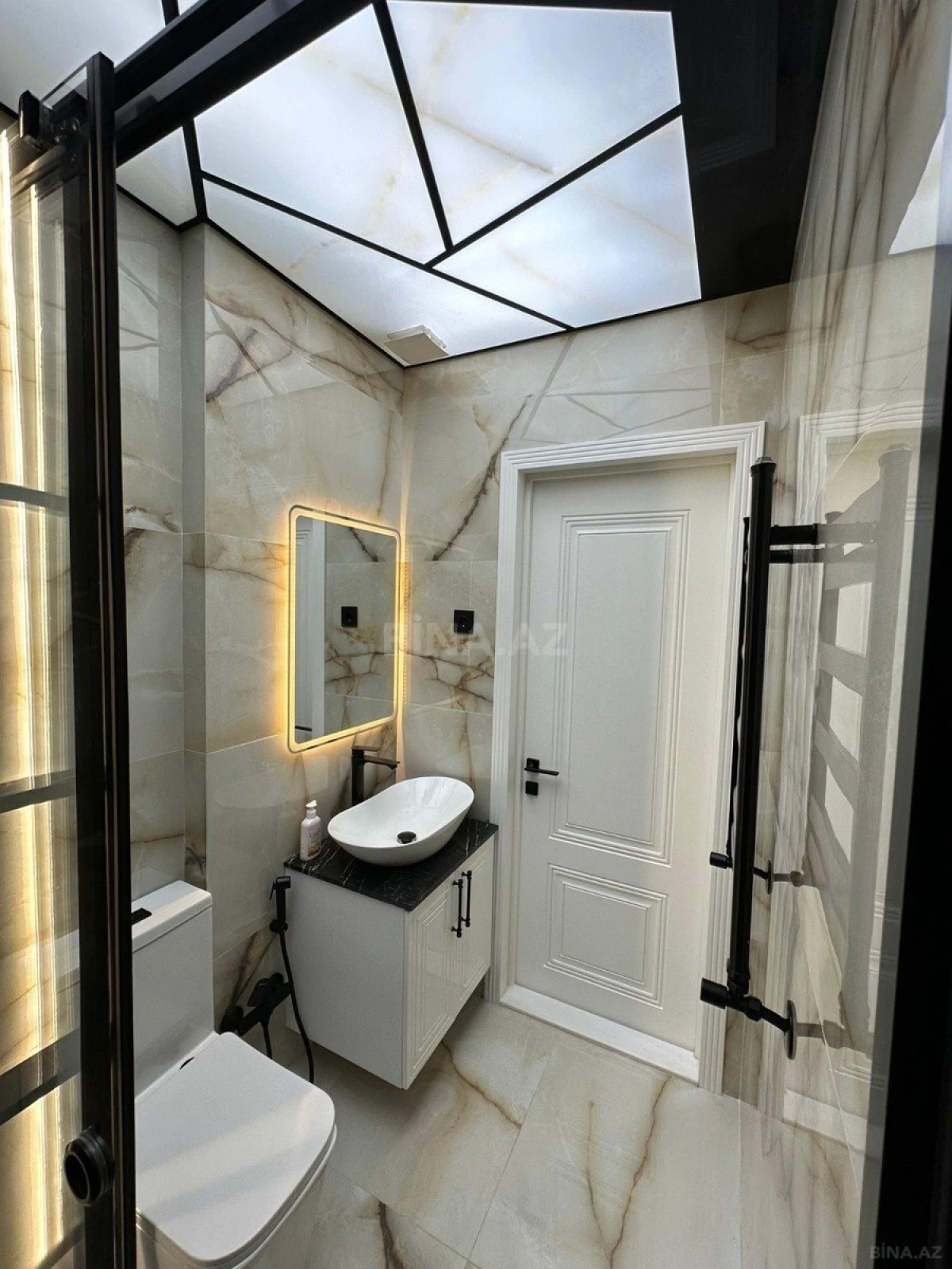 Kirayə verilir 2 otaqlı mənzil 85 m²