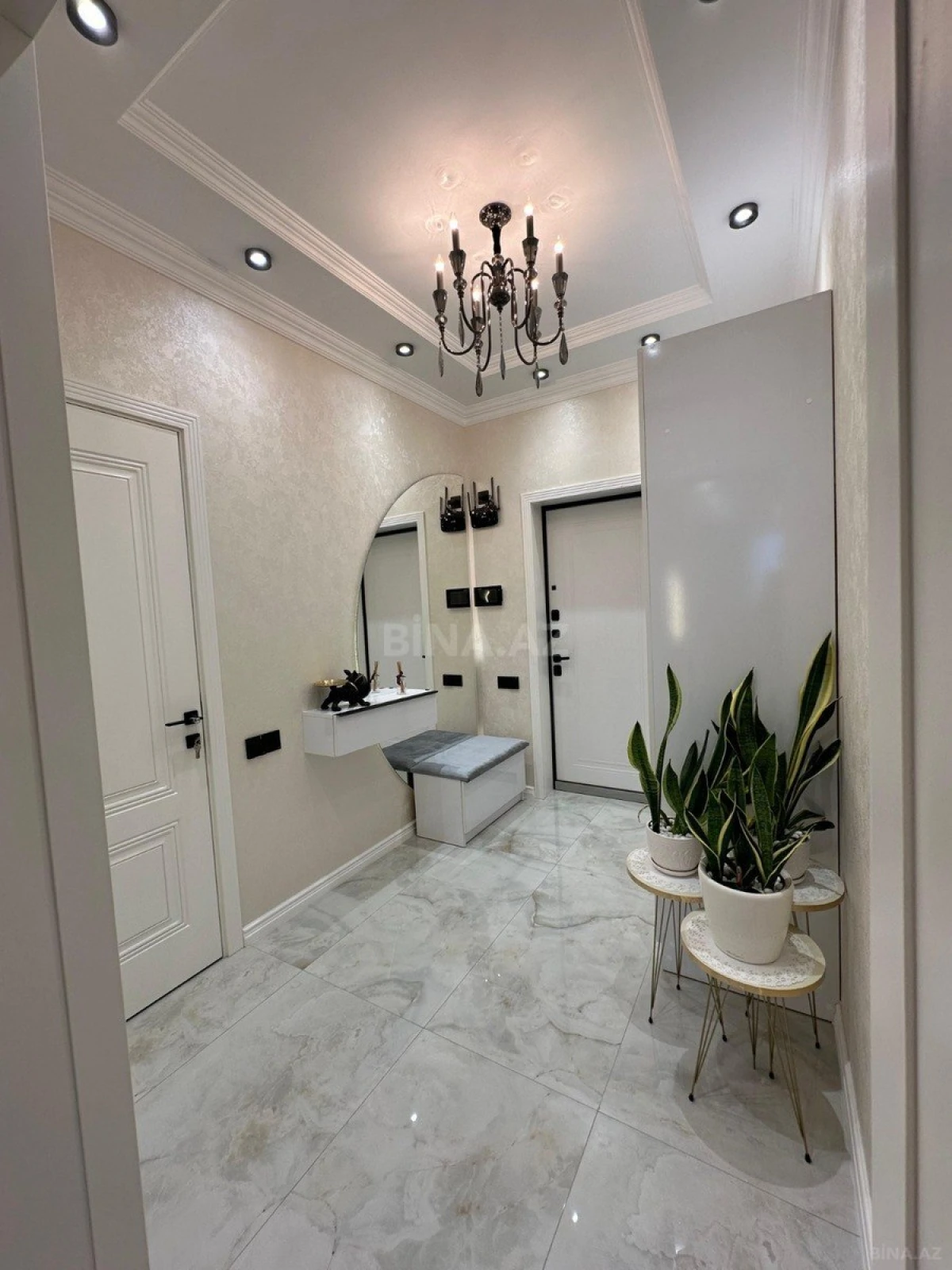 Kirayə verilir 2 otaqlı mənzil 85 m²