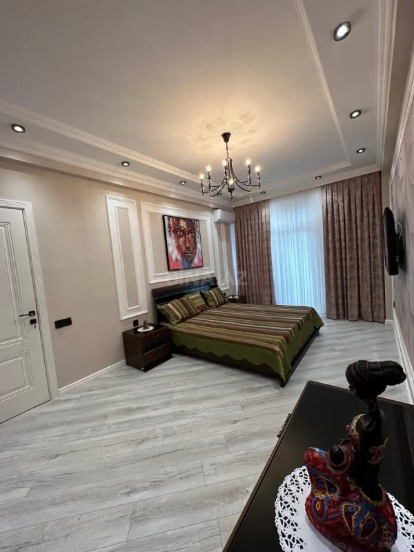 Kirayə verilir 2 otaqlı mənzil 85 m²