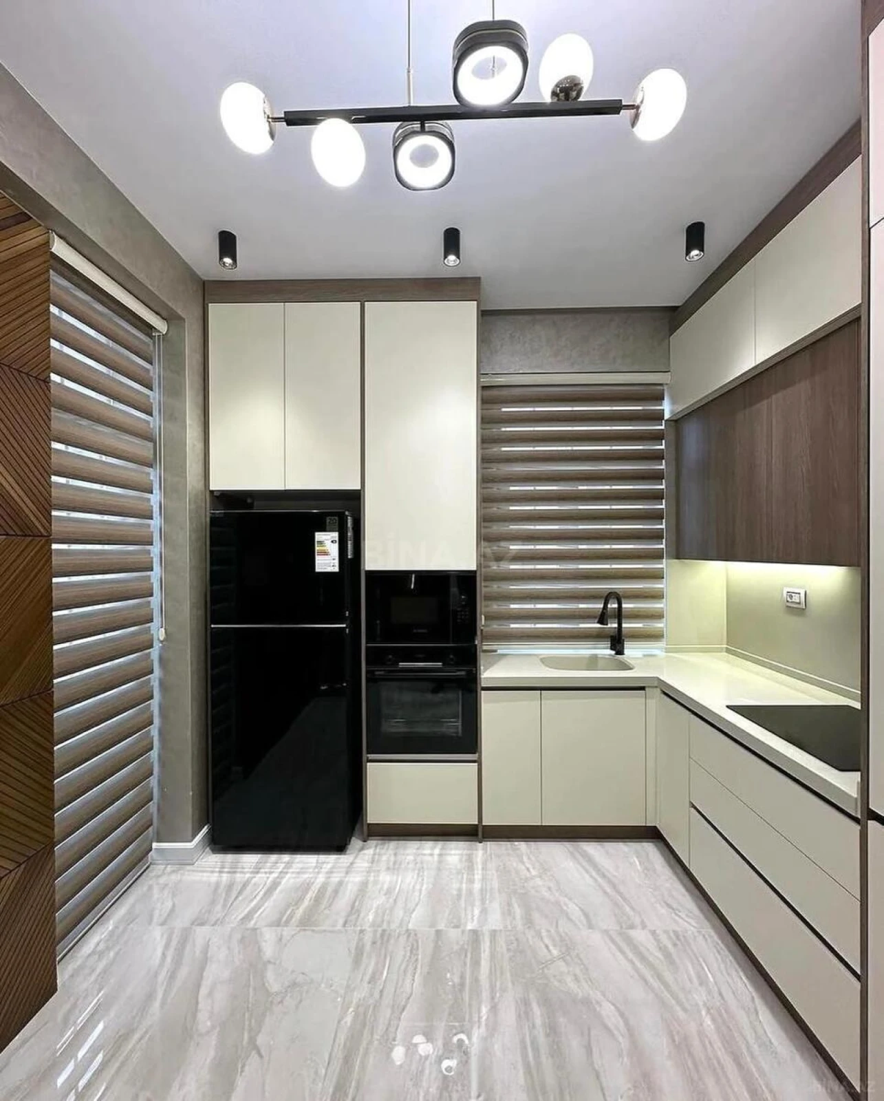 Kirayə verilir 3 otaqlı mənzil 150 m²