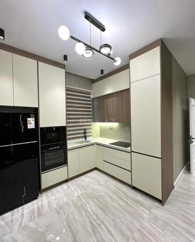Kirayə verilir 3 otaqlı mənzil 150 m²