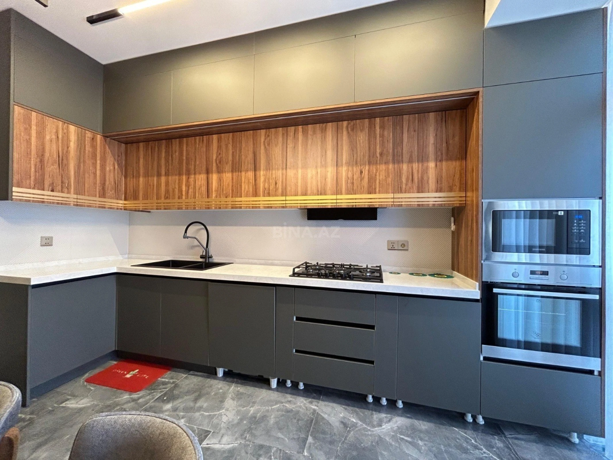 Kirayə verilir 3 otaqlı mənzil 145 m²